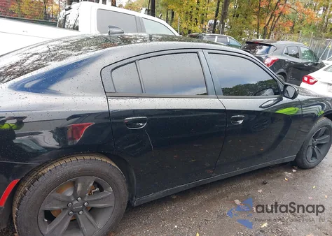 2015 Dodge Charger Sxt z USA, uszkodzony, nr VIN 2C3CDXHG2FH915341